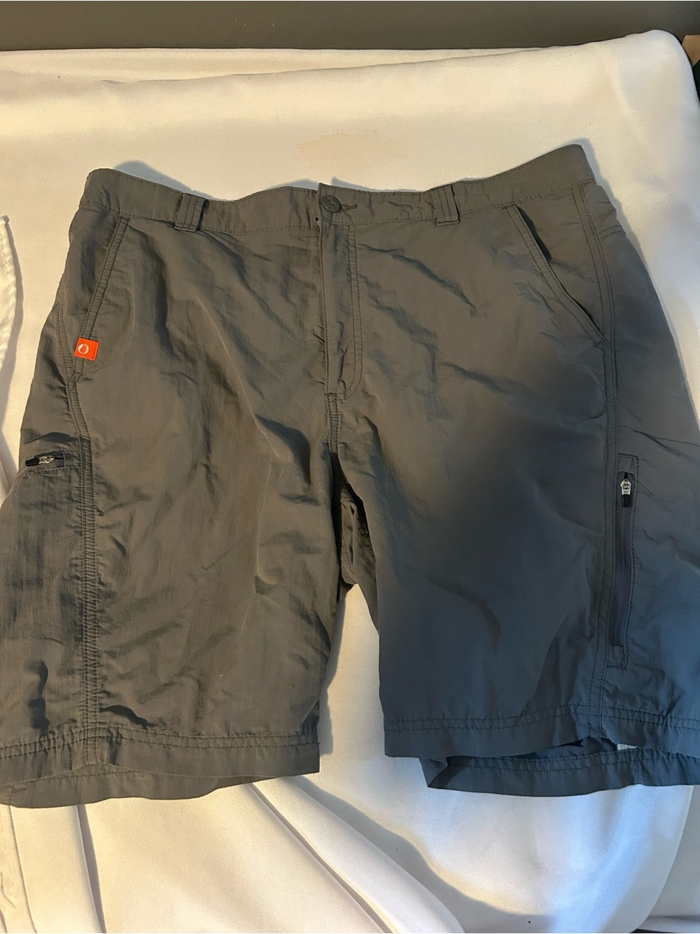 Men's Gray Utility Cargo Shorts with Zip Pockets